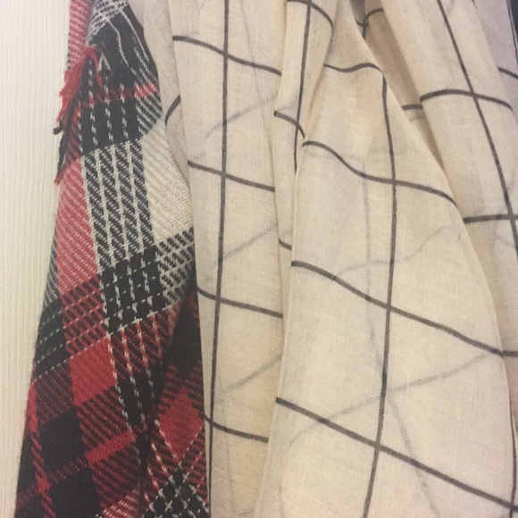 New Neutral scarf in perfect condition - Picture 6 of 7